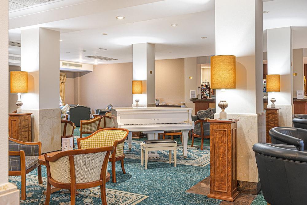 Coppid Beech Hotel Bracknell Exterior photo