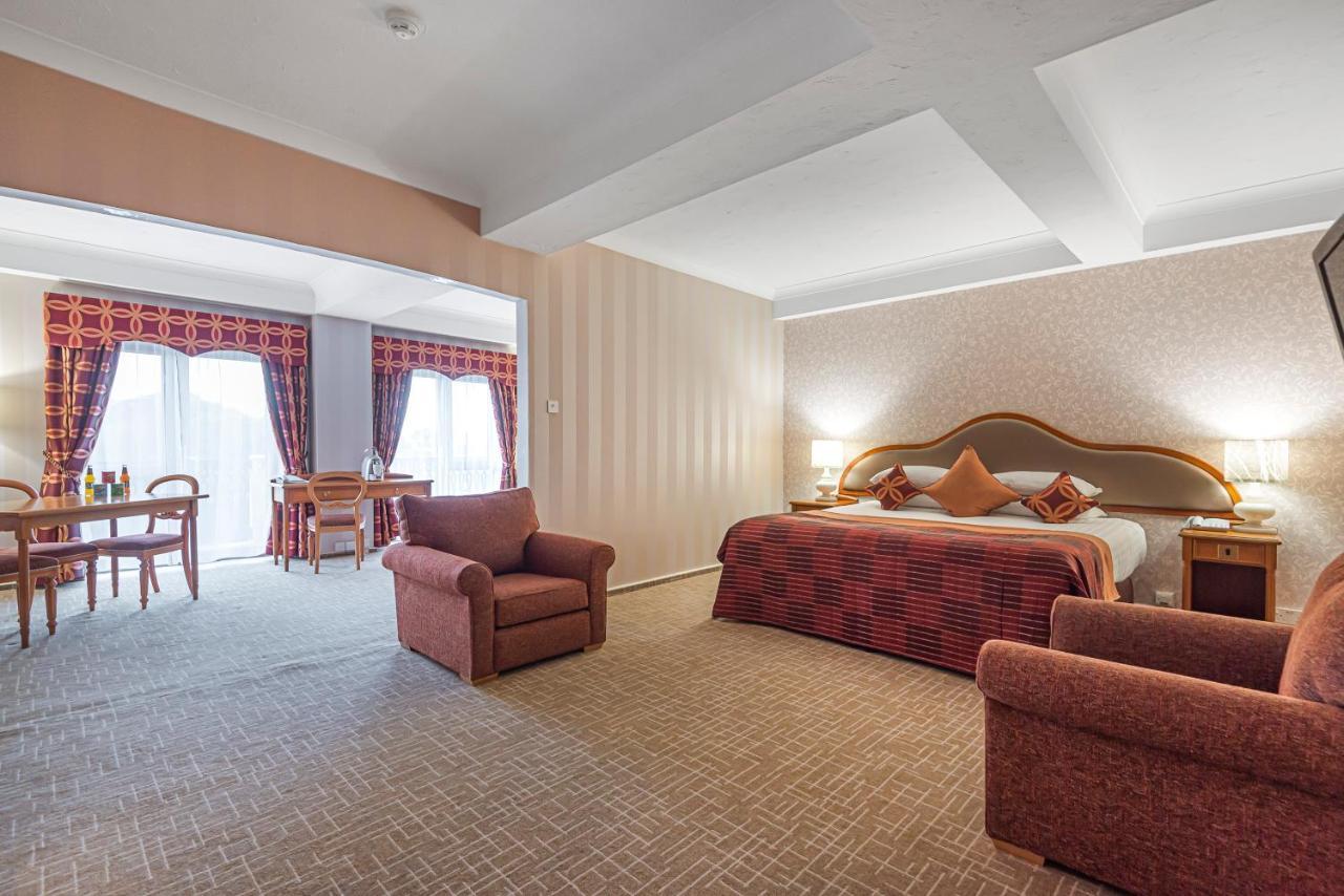 Coppid Beech Hotel Bracknell Exterior photo