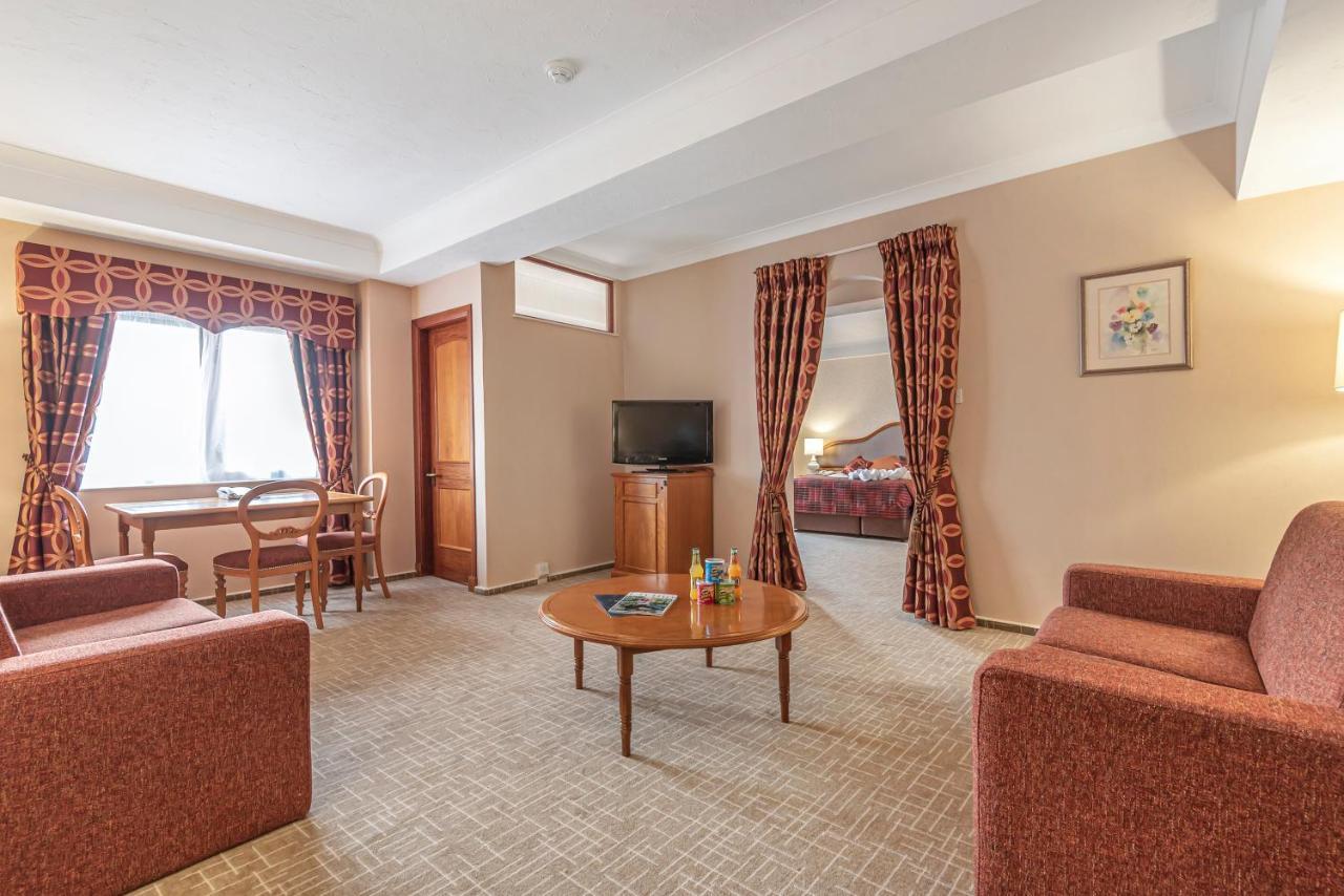 Coppid Beech Hotel Bracknell Exterior photo