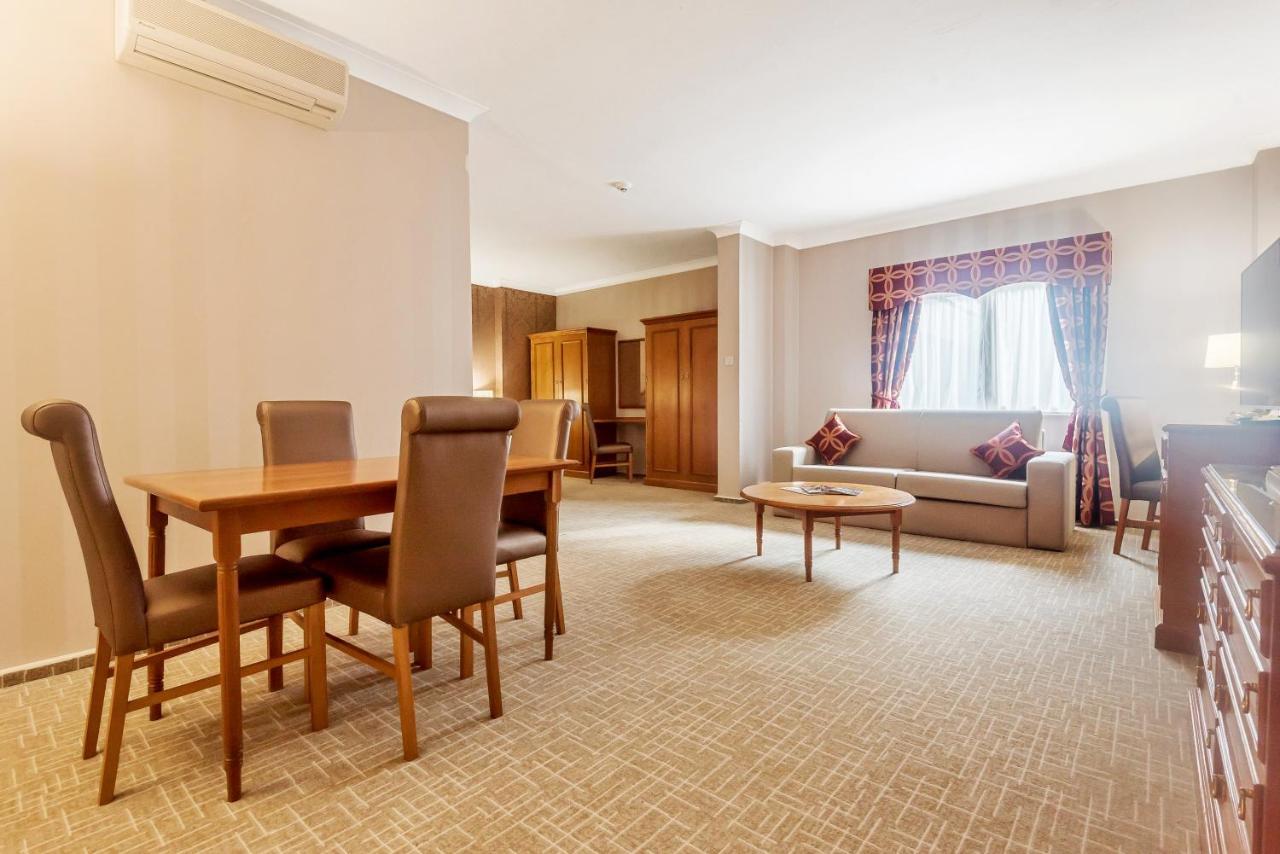 Coppid Beech Hotel Bracknell Exterior photo
