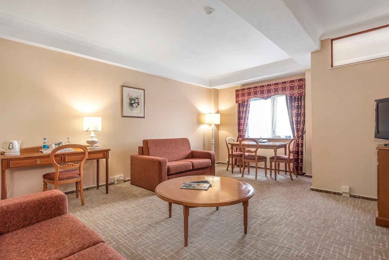 Coppid Beech Hotel Bracknell Exterior photo