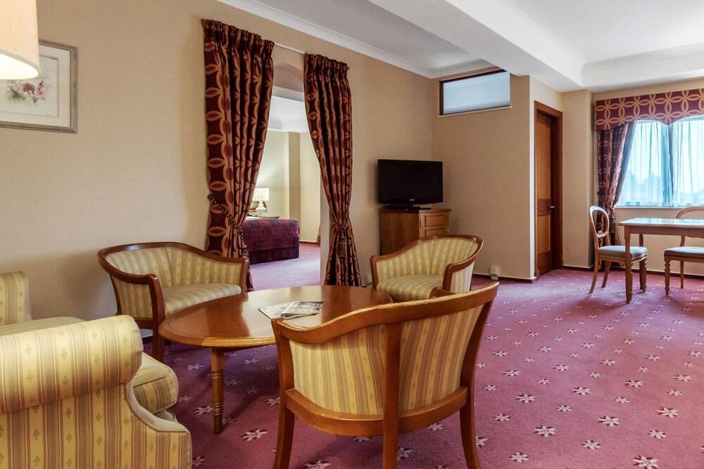 Coppid Beech Hotel Bracknell Exterior photo